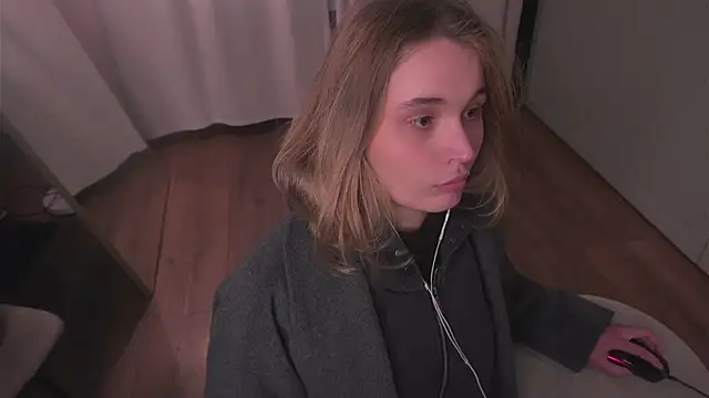 lisa_schiele élő XXX-chatje