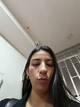 Carolina_1111 élő XXX-chatje