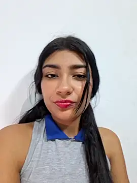 Sweed-virgin-pussy élő XXX-chatje