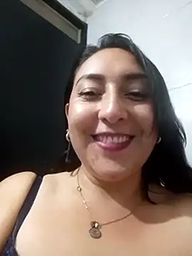 Valeria_montana_ élő XXX-chatje