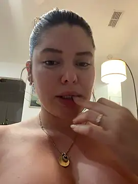 mangolini_parrocini Live XXX Chat