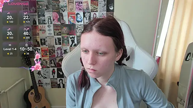 NikolFlostt élő XXX-chatje