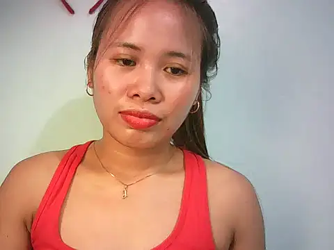 Creamy_Pussy21xx élő XXX-chatje