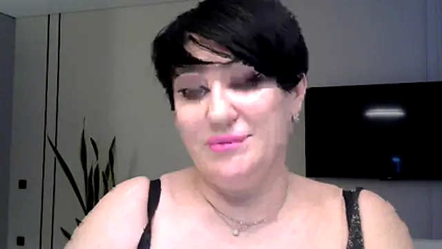 Kleotempt Adlı Modelin Canlı XXX Sohbeti