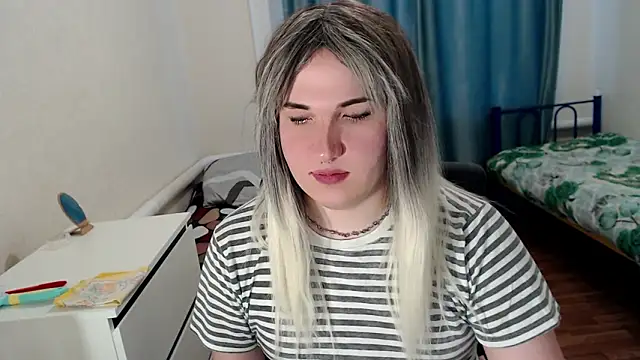 EvaMiron's Live XXX Chat