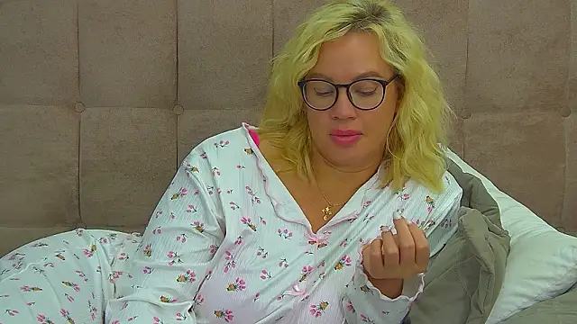 MariaNeumann's Live XXX Chat