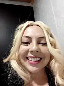 madelaine-'s Live XXX Chat