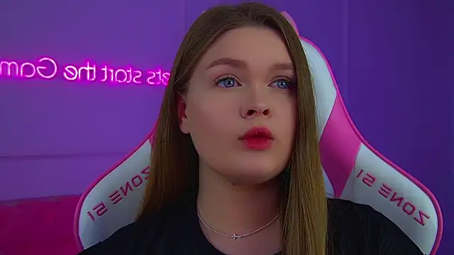 CrystalLyonsのライブXXXチャット