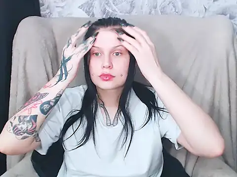 VenomDoll's Live XXX Chat