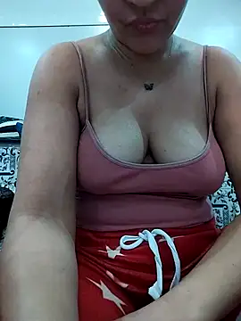 XXX chat uživo modela lolo890