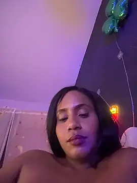 AlisonHoot69 Adlı Modelin Canlı XXX Sohbeti