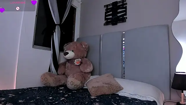 Zaray_star élő XXX-chatje