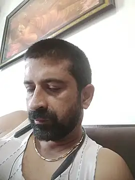 XxX_KING30 Adlı Modelin Canlı XXX Sohbeti