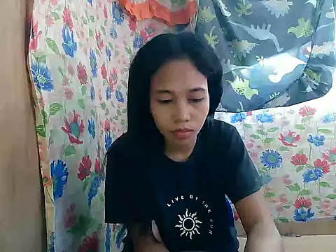 PinaySkinnyGirl's Live XXX Chat