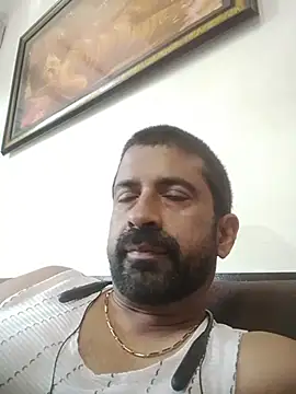 XxX_KING30: διαδικτυακό σόου στην κάμερα