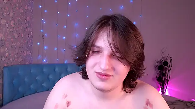 delalex: διαδικτυακό σόου στην κάμερα