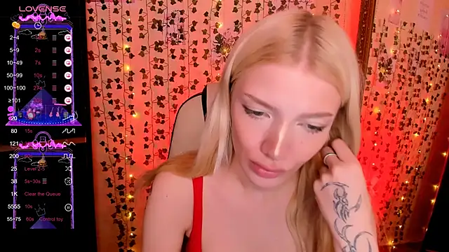 AnyaTaylor_: απευθείας συνομιλία ΧΧΧ