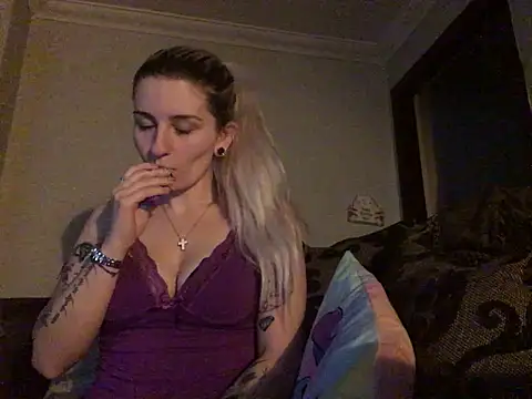 xxamyleighxx élő XXX-chatje