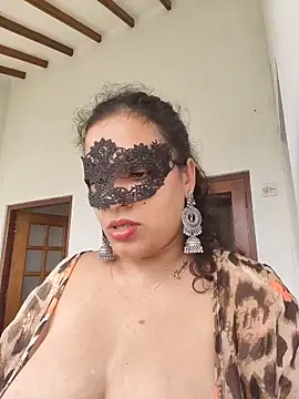 Ruvi_Queen: онлайн-секс-чат