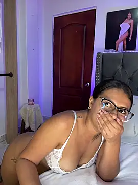 ema_zoe live XXX chat