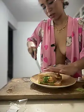 Woo_isDaphne: онлайн-секс-чат