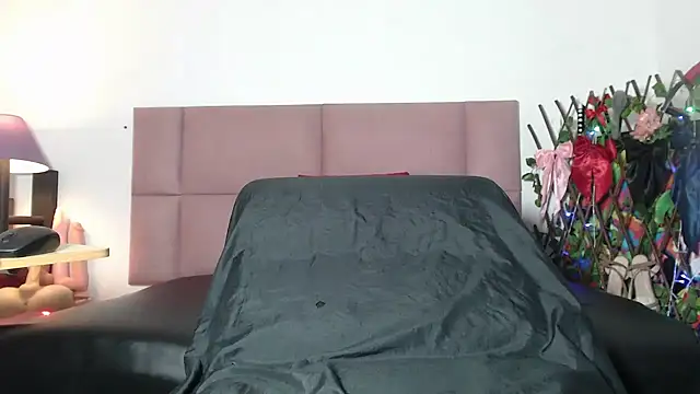 chirlleyy Adlı Modelin Canlı XXX Sohbeti