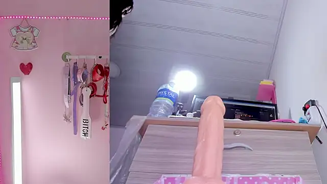 emily_foxxxii 라이브 XXX 채팅