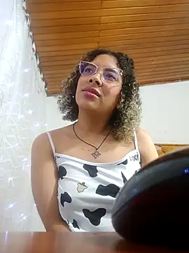 Czat XXX na żywo – CATTALINAHOT