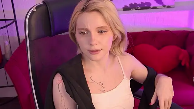 AuroraWrenfield Adlı Modelin Canlı XXX Sohbeti