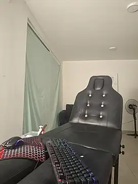 zadders_yb's Live XXX Chat