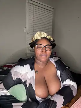 Chocolatebunnyxx96 即時 XXX 聊天