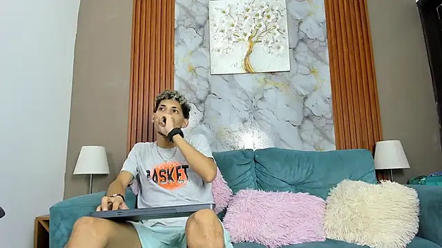 YOUNG_BOYS_HELL's Live XXX Chat