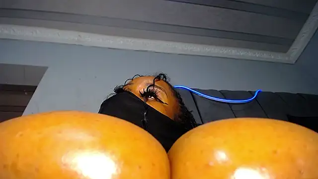 XPanther_24 élő XXX-chatje