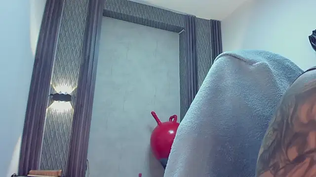 selene_red_: απευθείας συνομιλία ΧΧΧ