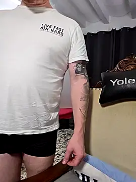 kylie_blck Adlı Modelin Canlı XXX Sohbeti