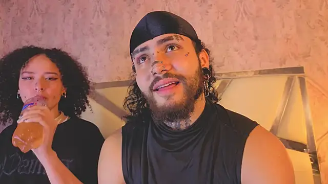 Benny_and_Mark Chat XXX in diretta