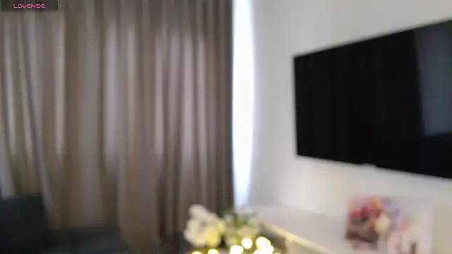 دردشة VeliaSai الجنسية المباشرة