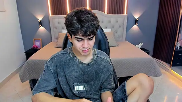 Tommy18__ Obrolan Langsung XXX