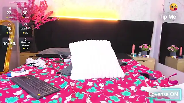 Katty_Kiiss_ Chat XXX in diretta