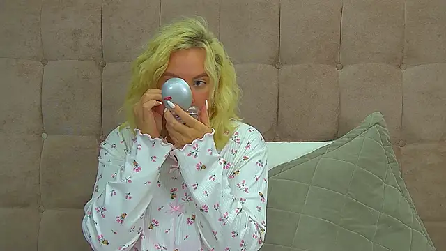 Chatroom XXX en direct de MariaNeumann