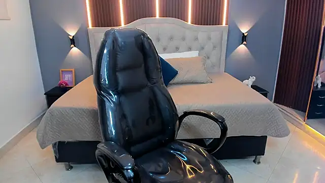 Онлайн чат XXX Tommy18__