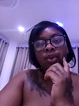 CuteHoney92 Chat XXX in diretta