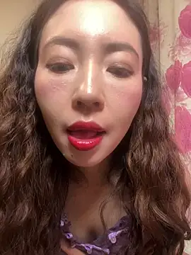 mimi_181 在線直播表演