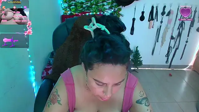 elektra_32's Live XXX Chat