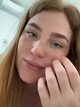 SunnyGrin's Live XXX Chat