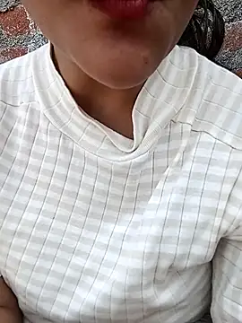 Nepali_Alisha élő XXX-chatje