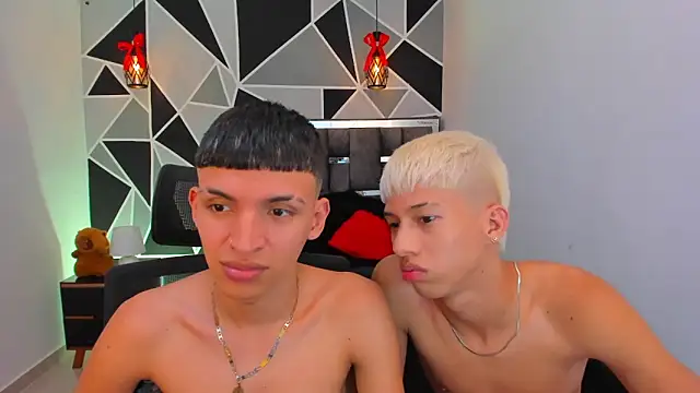 Show modela Juan_Nd_Steven na web-kameri