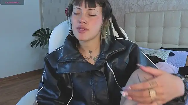 _sharlotte777's Live XXX Chat