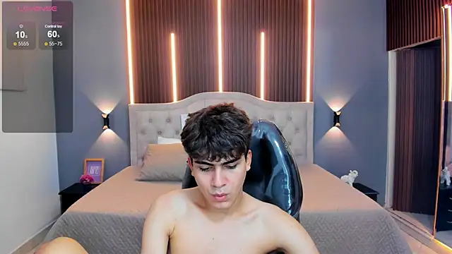 Tommy18__'s Live XXX Chat