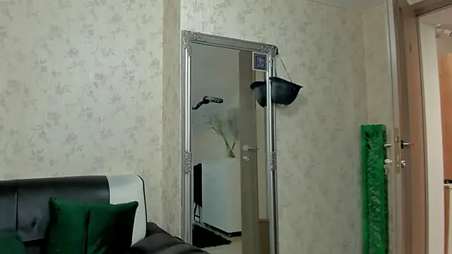 BelleInna Chat XXX live